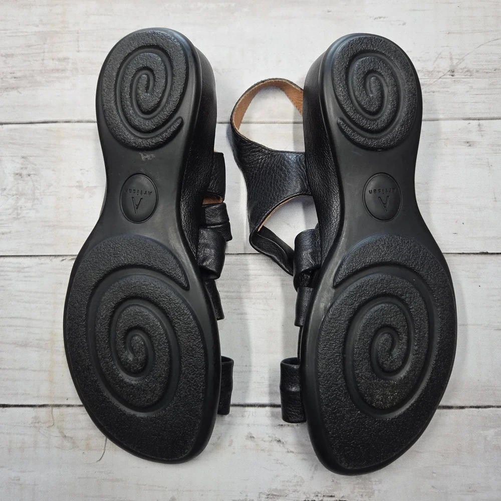 Clarks artisan black